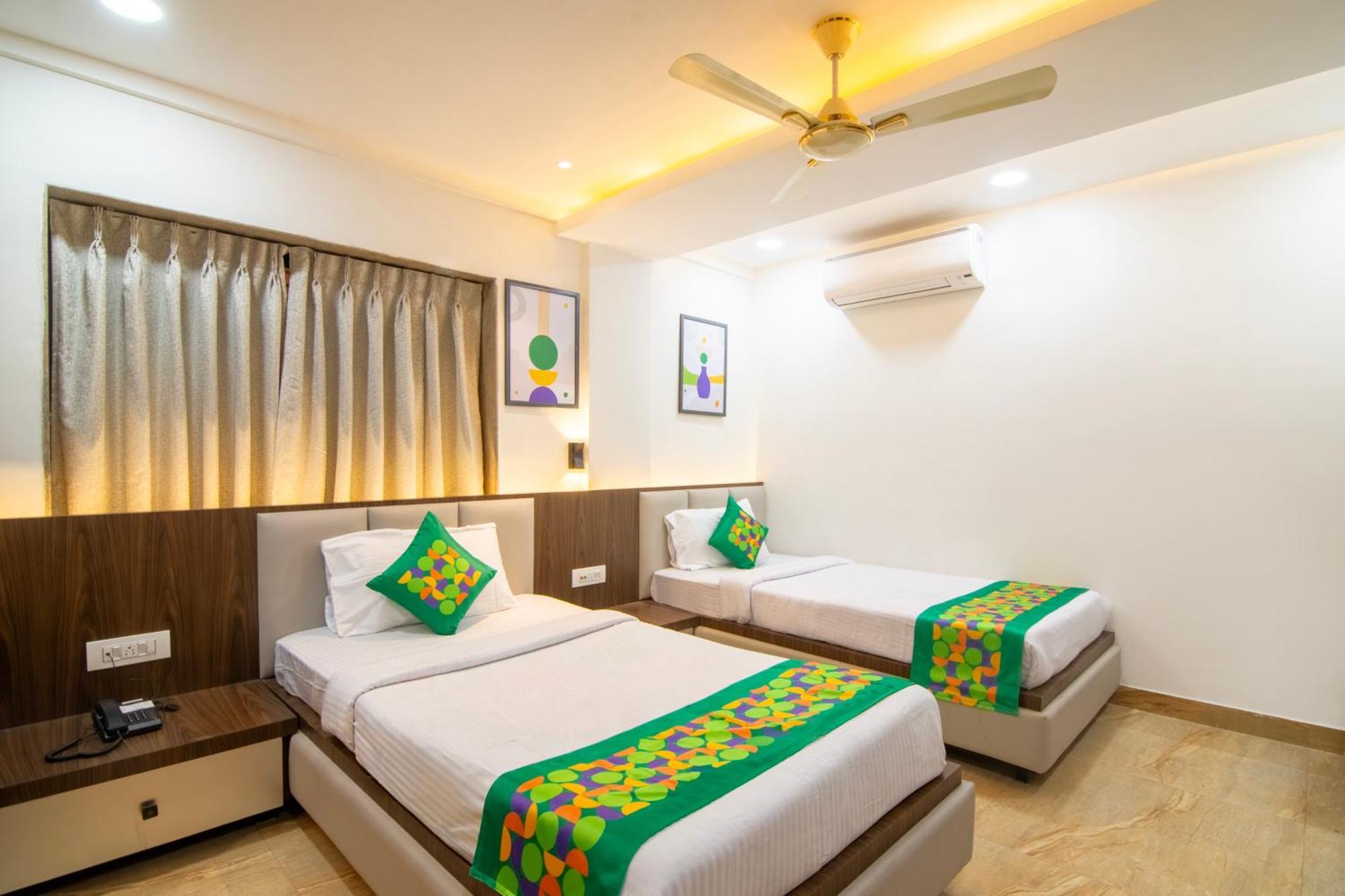Treebo Petals Banquet & Suites - Kolkata Exterior photo